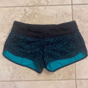 Lululemon Sz 10 - 2.5 Inch Black and Teal Shorts